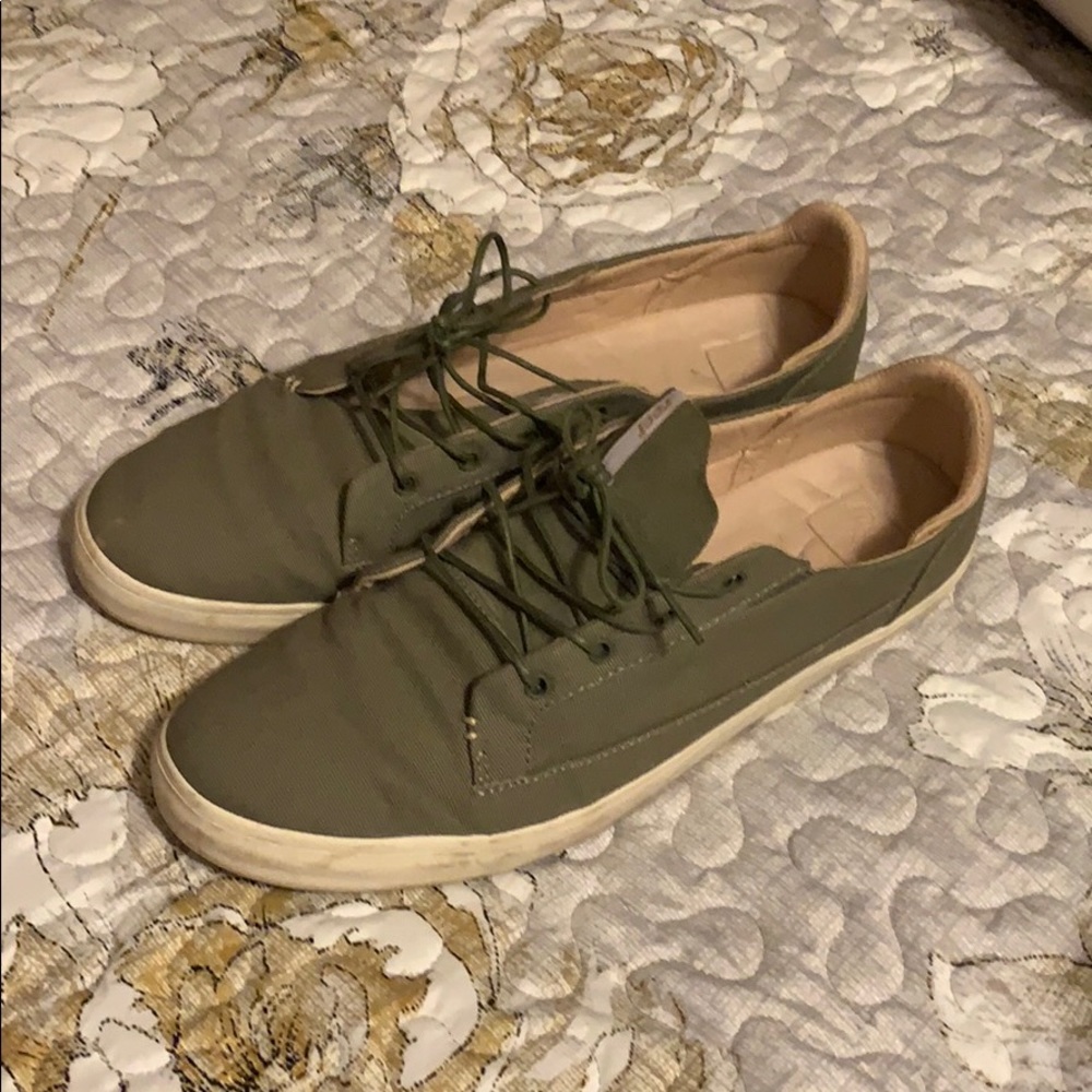 Reef olive green casual low top shoes